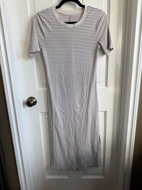 a new day Striped Short Sleeve Midi Dress - White & Gray